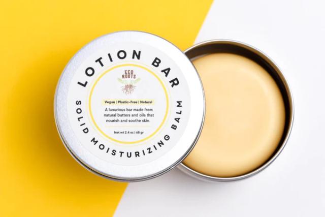 This waste-free, rich moisturizer keeps you hydrated all day long.
