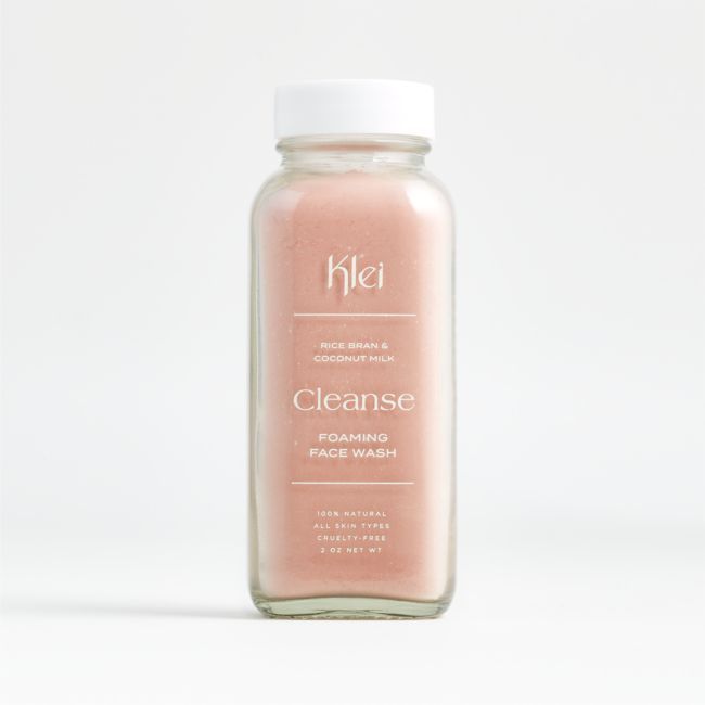 The Klei Foaming Face Wash comes to you as a powder in a glass container. Photo: ©kleibeauty.com