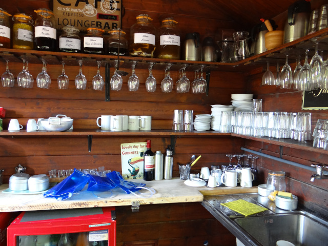 An outdoor hotel kitchen that uses zero plastic. This is especially important on small islands. Photo: ©seasandstraws