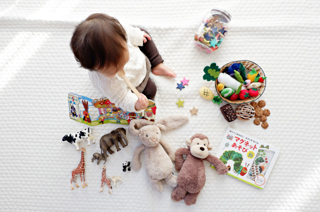 Swap your plastic baby toys for natural, plastic-free materials.