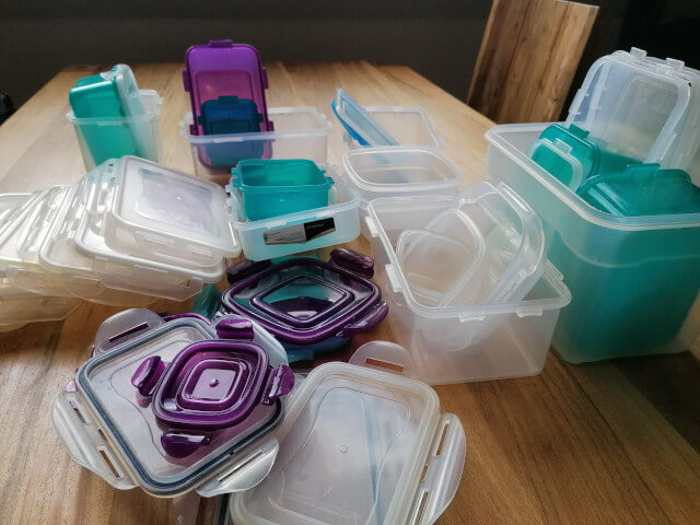 Do you know which of your plastic food containers are safe for storing, freezing or microwaving your food? According to the FDA, all plastics leach chemicals.
