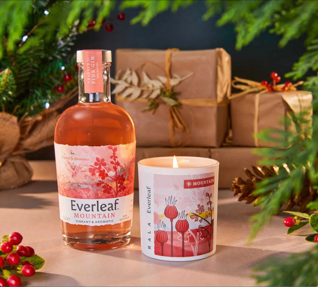 The non-alcoholic aperitifs from Everleaf  will look great under the Christmas tree. Photo: ©masterofmalt.com