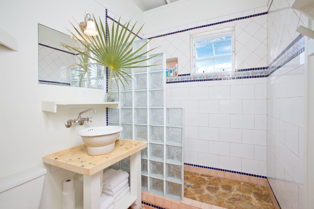 Cayo Loco Eleuthera Bathroom