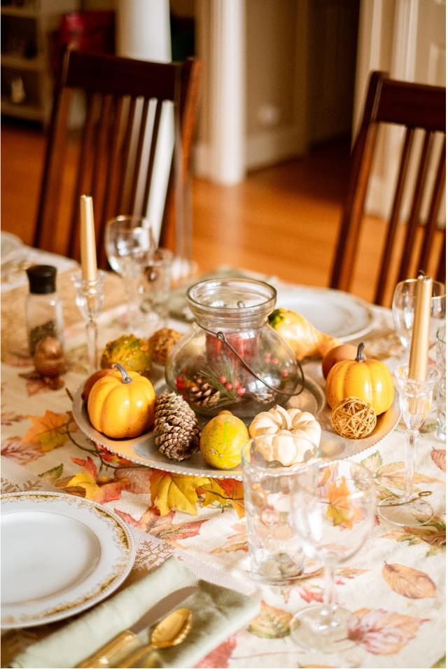 Natural table decorations not only look beautiful but are cheap and zero waste.