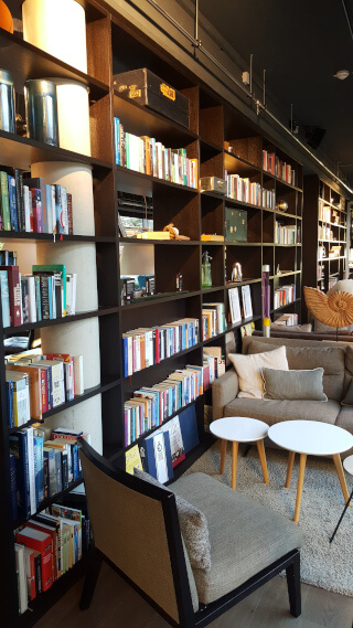 Books, books, books in the Soulmade lobby. Photo: Seas & Straws